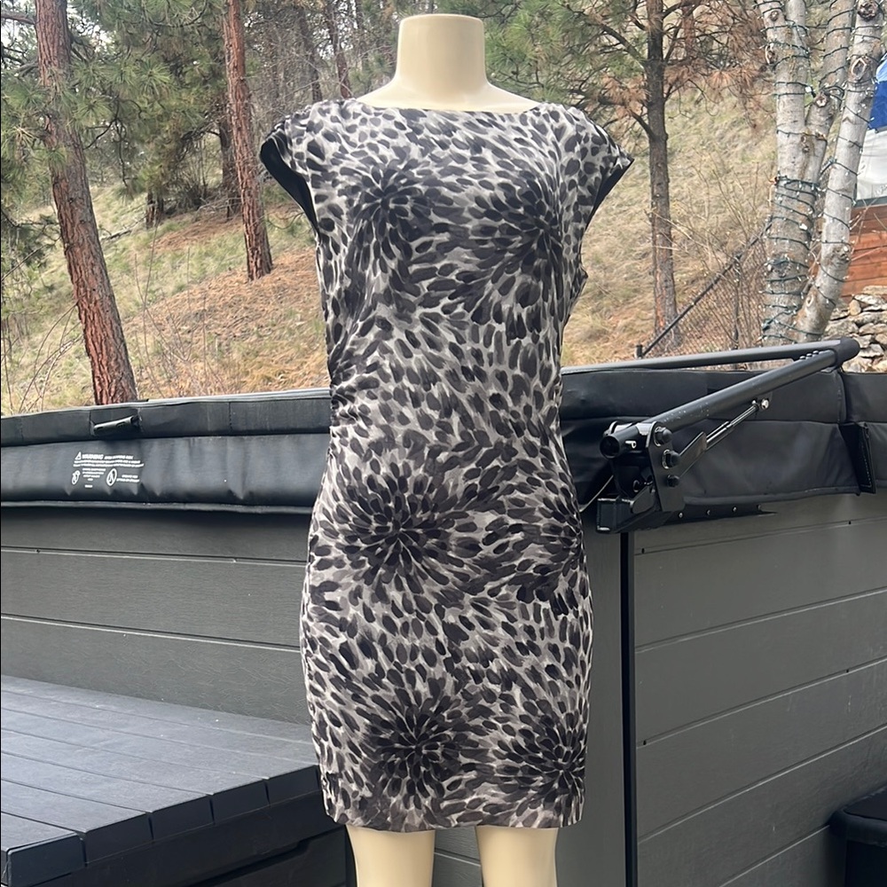 MEXX | Elegant Black and Gray Patterned Dress